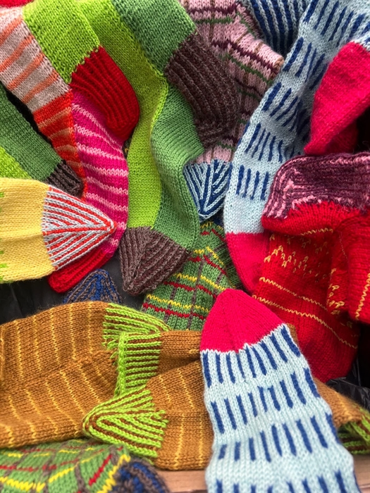 Strikkeopskrift fra Foreningen Ingen Bliver Efterladt